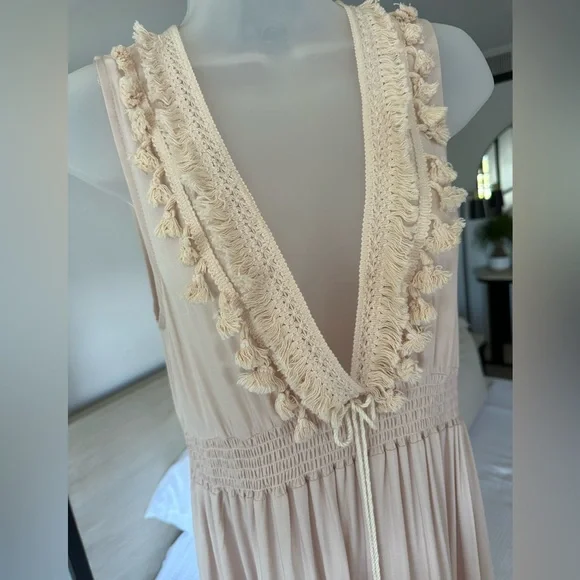 Boutique Bohemian Plunge Shell Tassel and Crochet Dress, M - Picture 2 of 7
